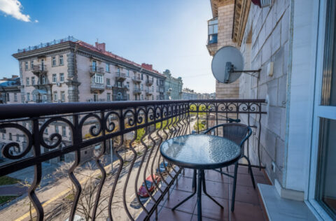 Balcony with markiz in an apartment on Yevhena Chykalenka Street, Kyiv