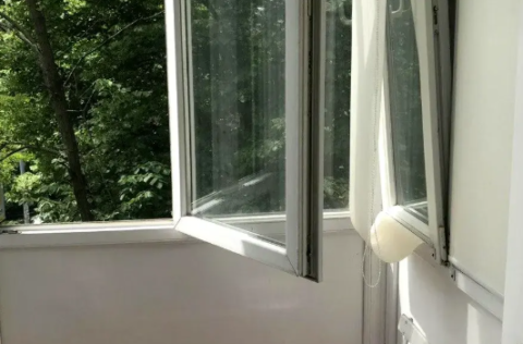 Balcony in stalinka apartment on Tarasivska Street 7, Kyiv