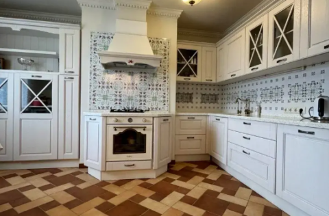 Kitchen in a renovated apartment on Yevhena Chykalenka Street, Kyiv