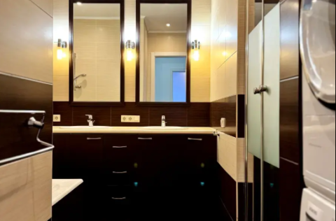 Bathroom in a Stalinka apartment on Ivana Kozlovskoho Lane 5, Kyiv