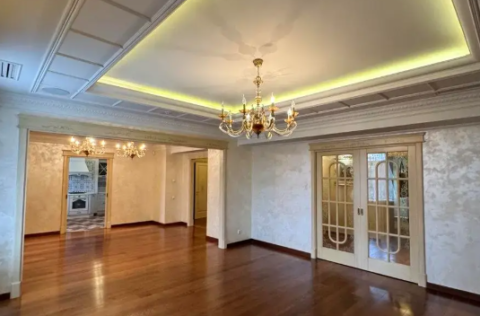 Living room in a renovated apartment on Yevhena Chykalenka Street, Kyiv
