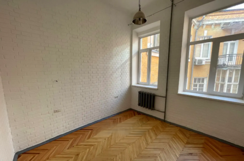 Bedroom in a renovated apartment on Kostelna Street 5, Kyiv