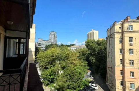 Courtyard view from an apartment on Observatorna Street 10, Kyiv