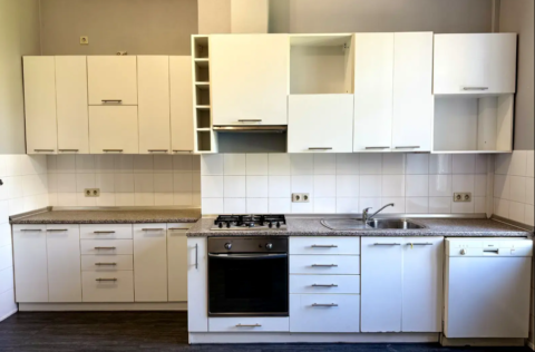 Kitchen in a Stalinka apartment on Ivana Kozlovskoho Lane 5, Kyiv
