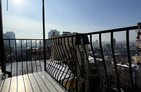 Balcony in a renovated apartment on Kruhlouniversytetska Street 14, Kyiv