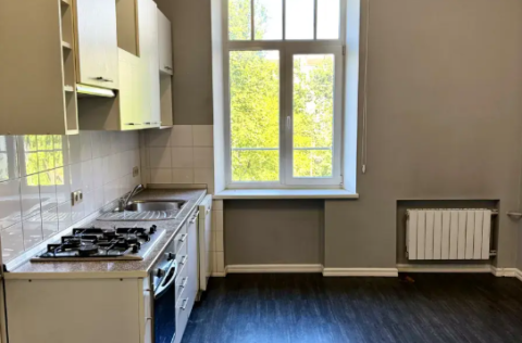 Kitchen in a Stalinka apartment on Ivana Kozlovskoho Lane 5, Kyiv