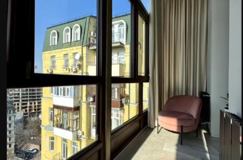 Balcony in a renovated apartment on Kruhlouniversytetska Street 14, Kyiv