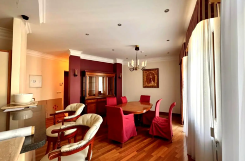 Open space kitchen-living room in an apartment on Observatorna Street 10, Kyiv