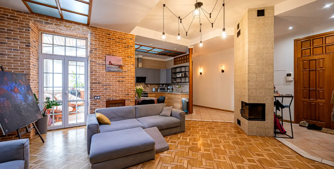 Open-plan kitchen-living room in an apartment on Nazarivska Street 10/1, Kyiv