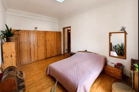 Bedroom in a renovated apartment on Khreshchatyk Street 29, Kyiv