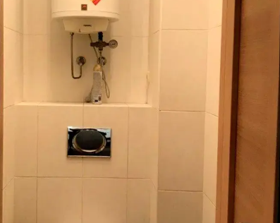 Bathroom in stalinka apartment on Tarasivska Street 7, Kyiv