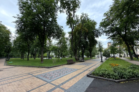 Boulevard in Old Kyiv near Kostelna Street 5