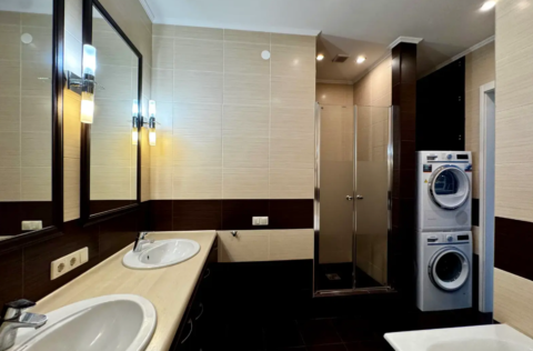 Bathroom in a Stalinka apartment on Ivana Kozlovskoho Lane 5, Kyiv