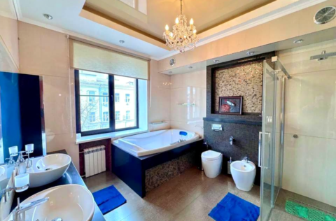 Bathroom in a renovated apartment on Velyka Vasylkivska Street, Kyiv
