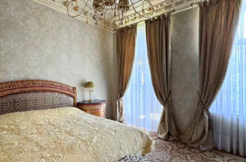 Bedroom in a renovated apartment on Tereshchenkivska Street, Kyiv