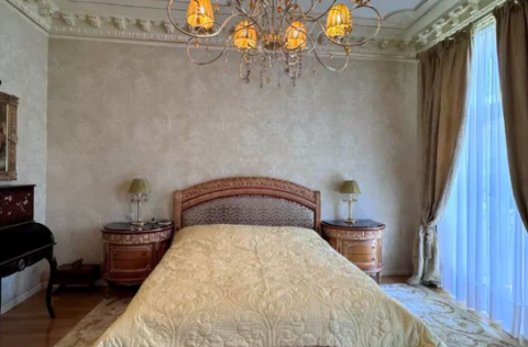 Bedroom in a renovated apartment on Tereshchenkivska Street, Kyiv