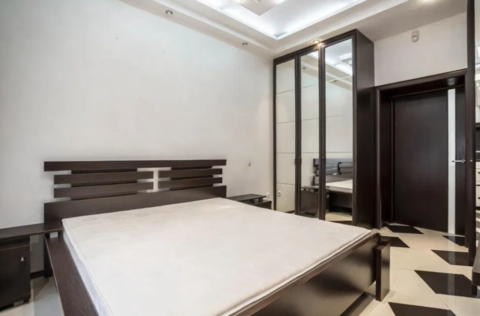Bedroom in a furnished apartment on Velyka Vasylkivska Street 20, Kyiv