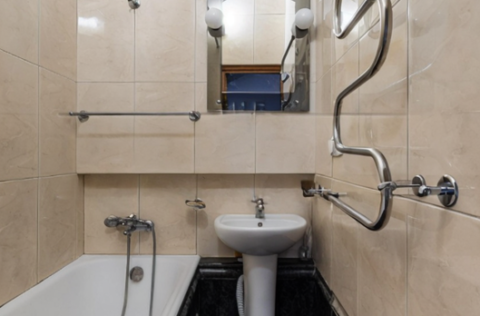 Bathroom in a historic apartment on Prorizna Street 21, Kyiv
