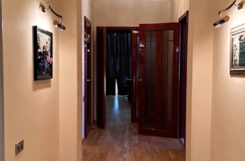 Corridor in a renovated apartment on Velyka Vasylkivska Street, Kyiv
