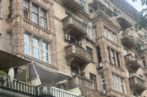 Façade of a Stalinka building on Khreshchatyk Street 29, Kyiv
