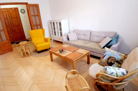 Vestor.Estate living room at Khreshchatyk St 25, Stalinka, Kyiv real estate