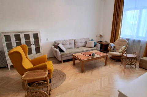 Vestor.Estate living room at Khreshchatyk St 25, Stalinka, Kyiv real estate