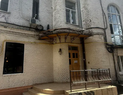 Vestor.Estate historic façade at Reitarska St 13, Kyiv