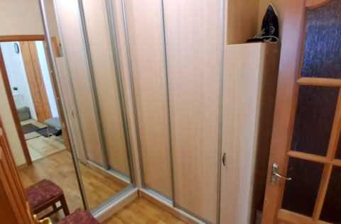 Vestor.Estate corridor at Khreshchatyk St 25, Stalinka, Kyiv real estate