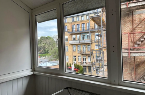 Vestor.Estate glazed balcony at Reitarska St 13, Kyiv