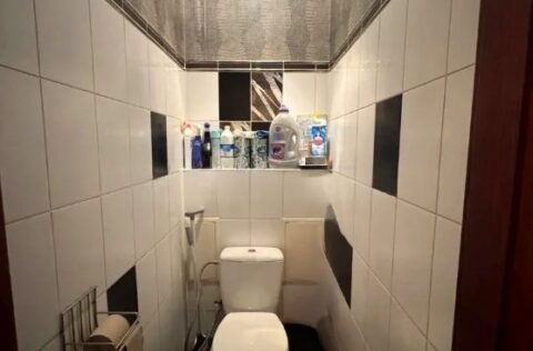 Bathroom in a 2-bedroom apartment on Khreshchatyk Street 29, Kyiv