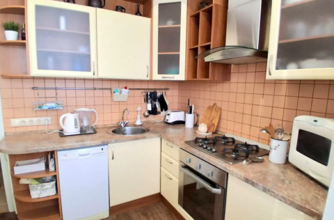 Vestor.Estate kitchen at Khreshchatyk St 25, Stalinka, Kyiv real estate
