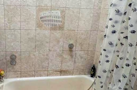 Bathroom in a 2-bedroom apartment on Khreshchatyk Street 29, Kyiv