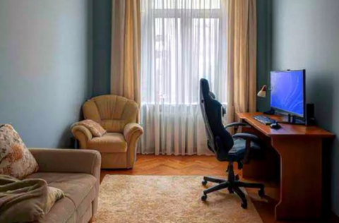 Bedroom in a 2-bedroom apartment on Khreshchatyk Street 29, Kyiv
