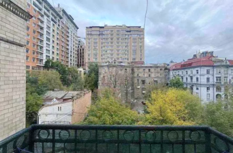 Balcony in a 2-bedroom apartment on Khreshchatyk Street 29, Kyiv