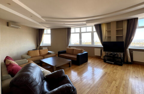 Vestor.Estate living room at Lesi Ukrainky Blvd 23, Pechersk, Kyiv