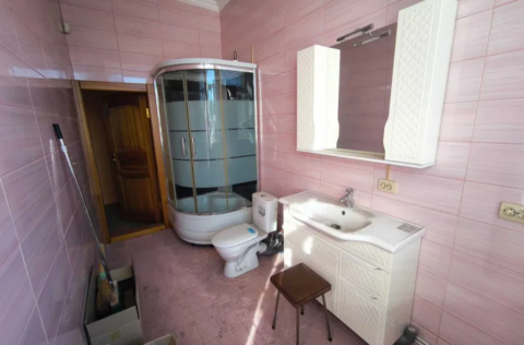 Vestor.Estate bathroom at Yevhena Chykalenka St 20A, Kyiv