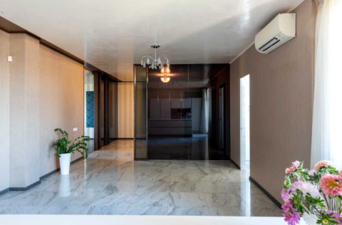 Vestor.Estate living room at Hetmana Pavla Skoropadskoho St 39, Kyiv