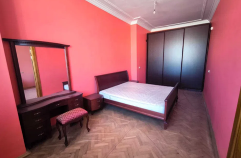 Vestor.Estate bedroom at Yevhena Chykalenka St 20A, Kyiv