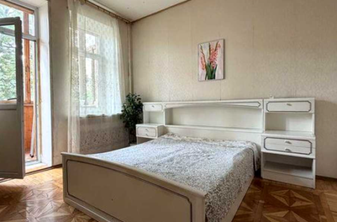 Vestor.Estate bedroom at Antonovycha St 12, Stalinka, Kyiv real estate