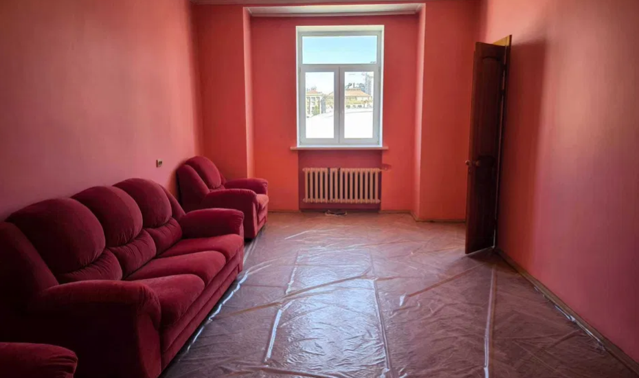 Vestor.Estate living room at Yevhena Chykalenka St 20A, Kyiv