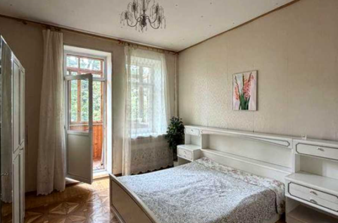 Vestor.Estate bedroom at Antonovycha St 12, Stalinka, Kyiv real estate
