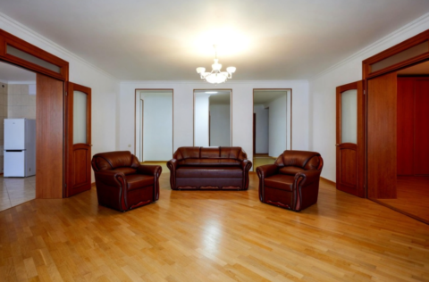 Vestor.Estate living room at Patorzhynskoho St 14, Kyiv